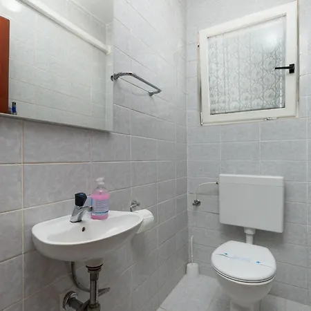 Ana With Terrace & Pet-friendly *