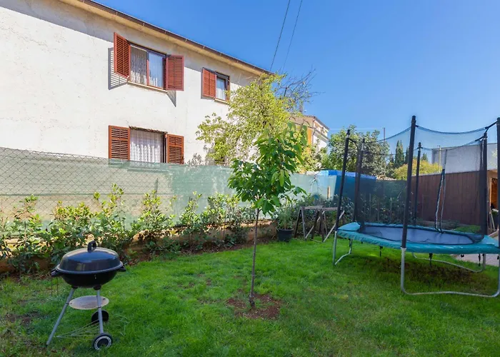 Apartment Ana With Terrace & Pet-friendly