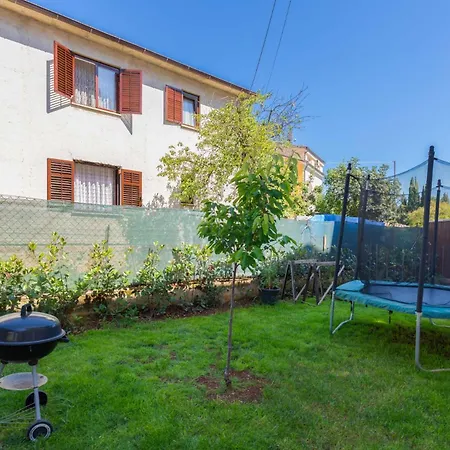 Apartment Ana With Terrace & Pet-friendly