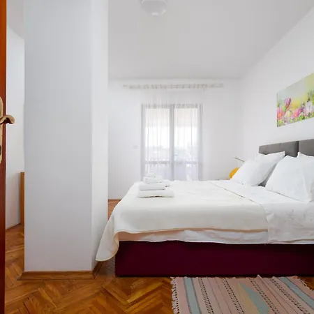 Ana With Terrace & Pet-friendly Daire