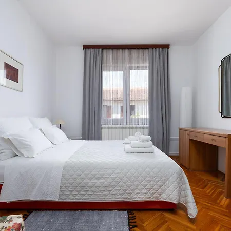 Lejlighed Ana With Terrace & Pet-friendly Poreč